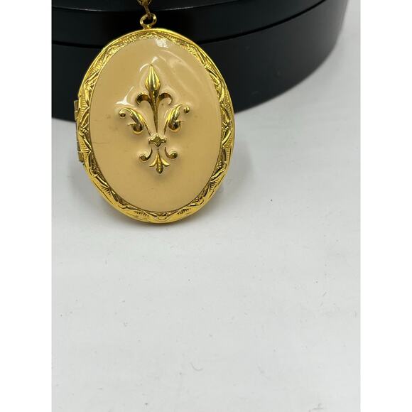 ART Arthur Pepper Vintage Signed Triple Strand Gold Tone Locket Necklace - Picture 13 of 15